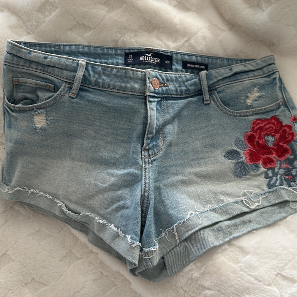 Hollister low rise short short - Picture 2 of 7